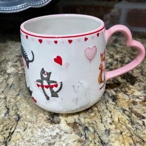 PET LOVE cat mug with heart shaped handle!  20.6 oz - Brand new